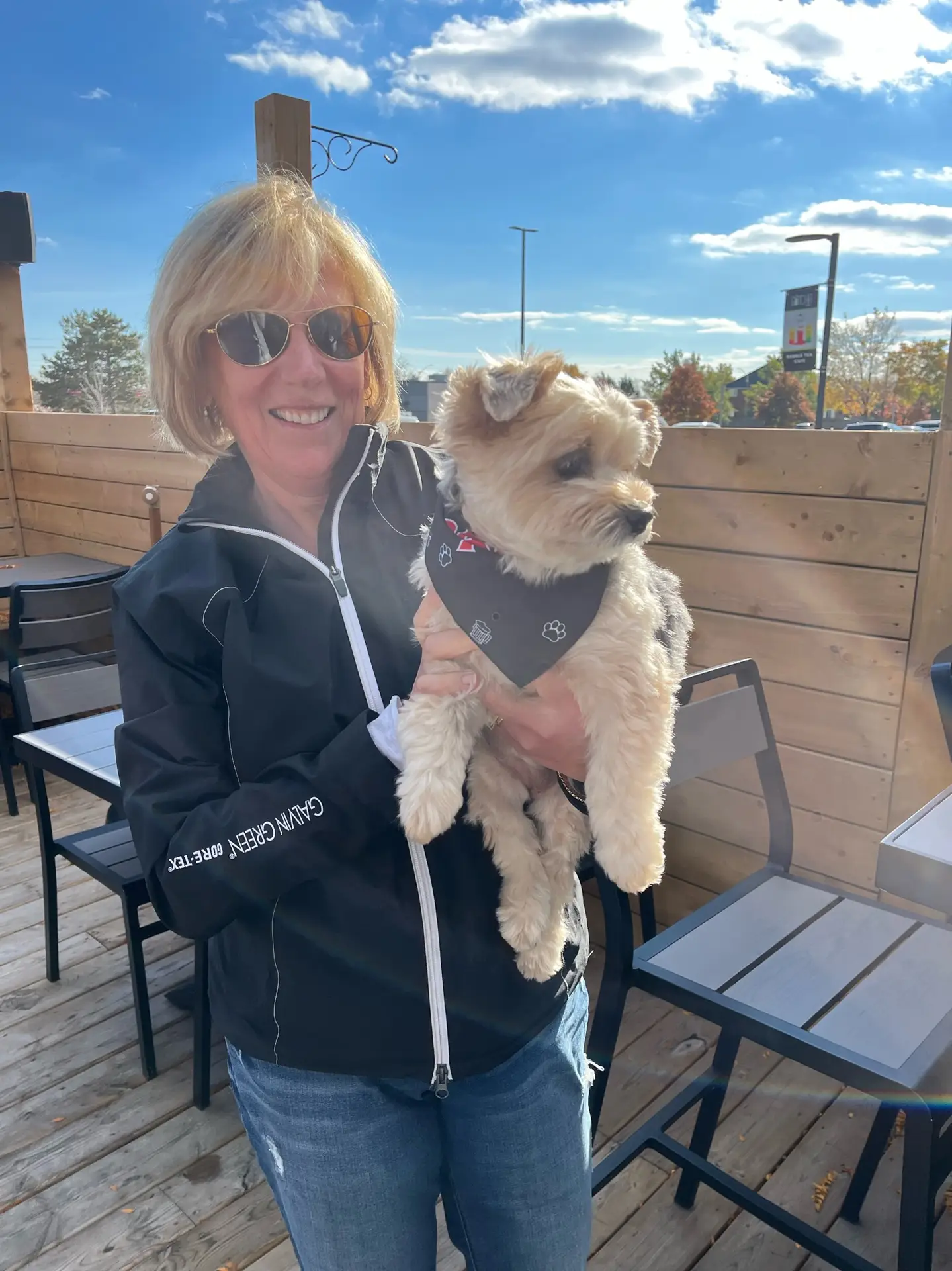 Pup enjoying the Oakville Pump patio